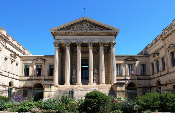 façade de la cour d'appel, rue Foch