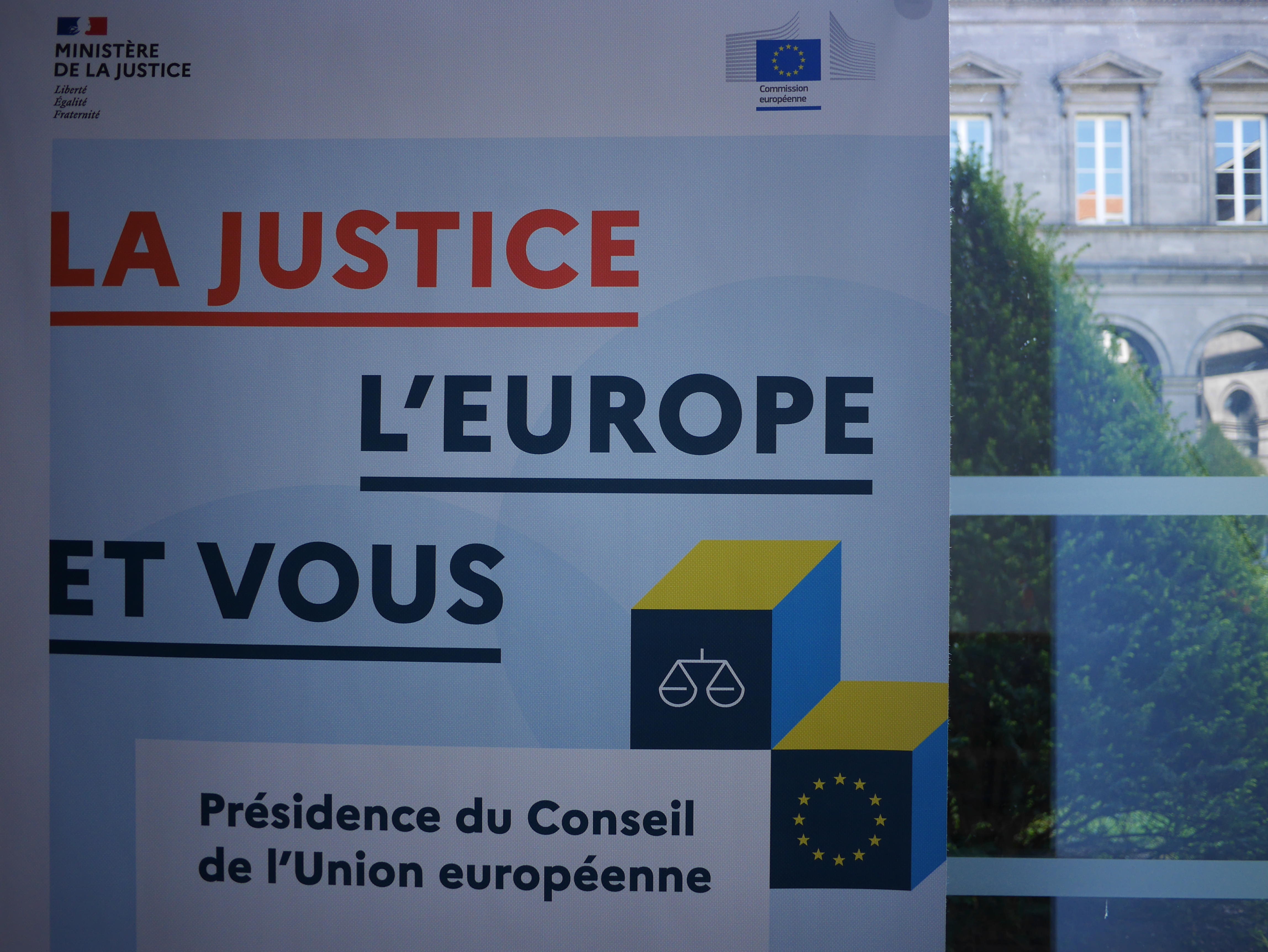 Focus panneau exposition la Justice, l'Europe et vous