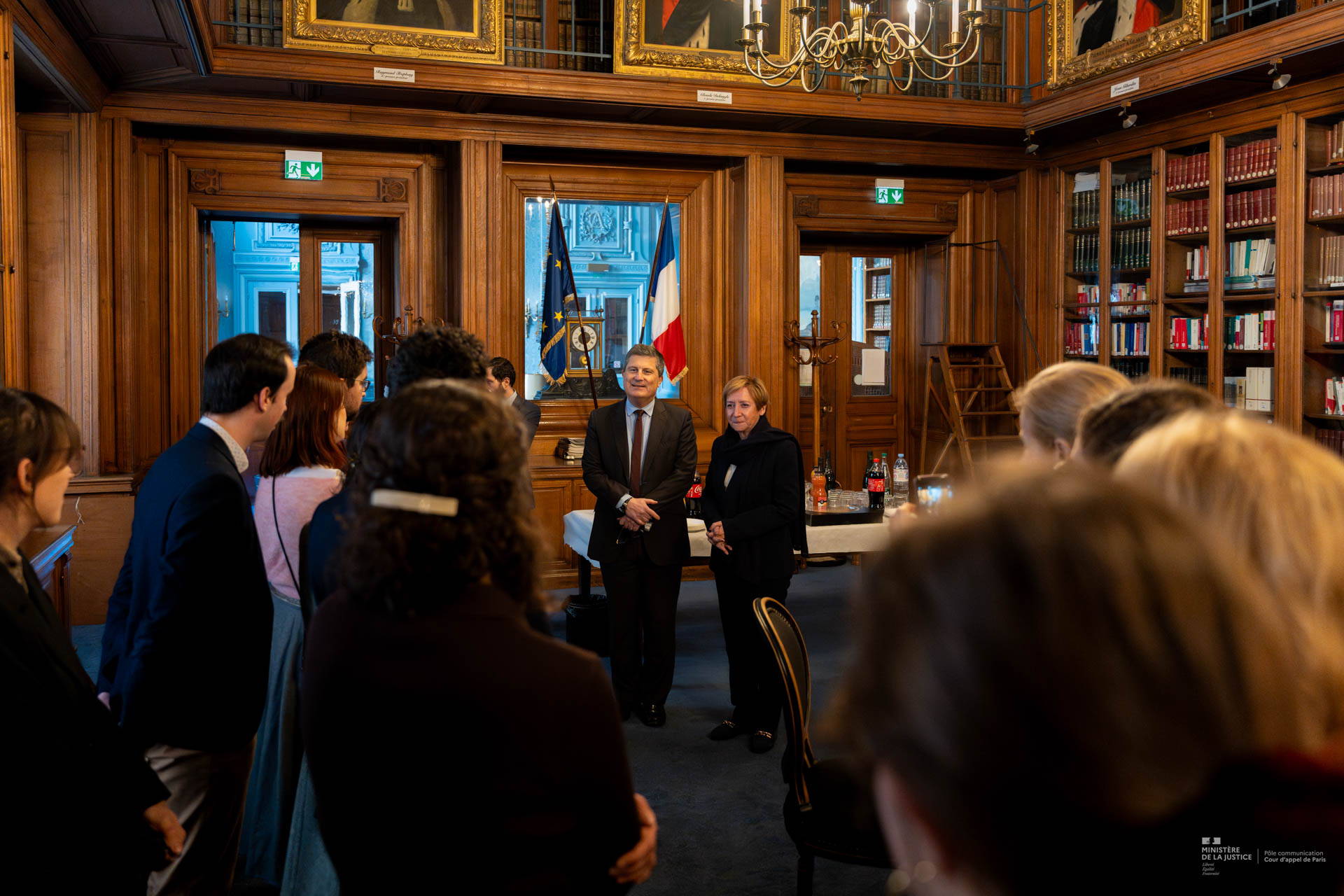 Le premier président et la procureur générale félicitent les assistants de justice reçus au concours d'entrée de l'ENM