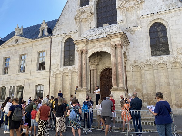 Entrée historique de l'ancien parlement de Bourgogne 8 rue du palais