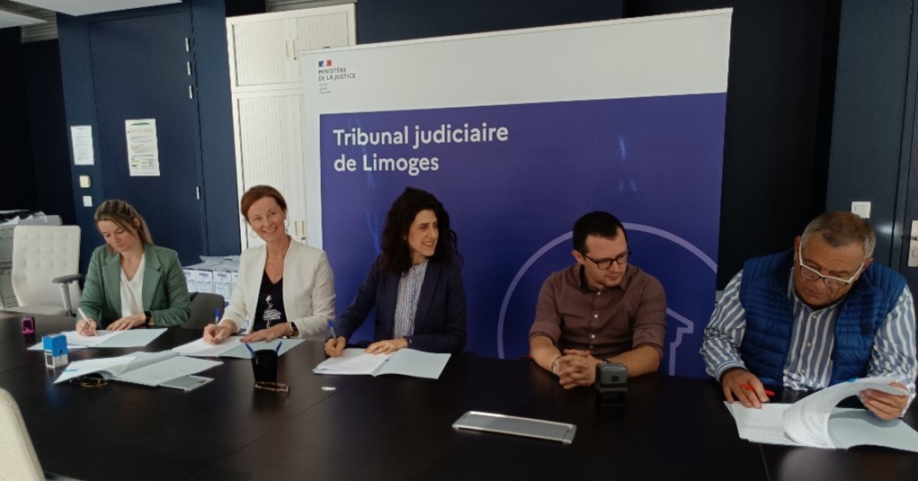 Signature d’une convention relative au gardiennage de véhicules 