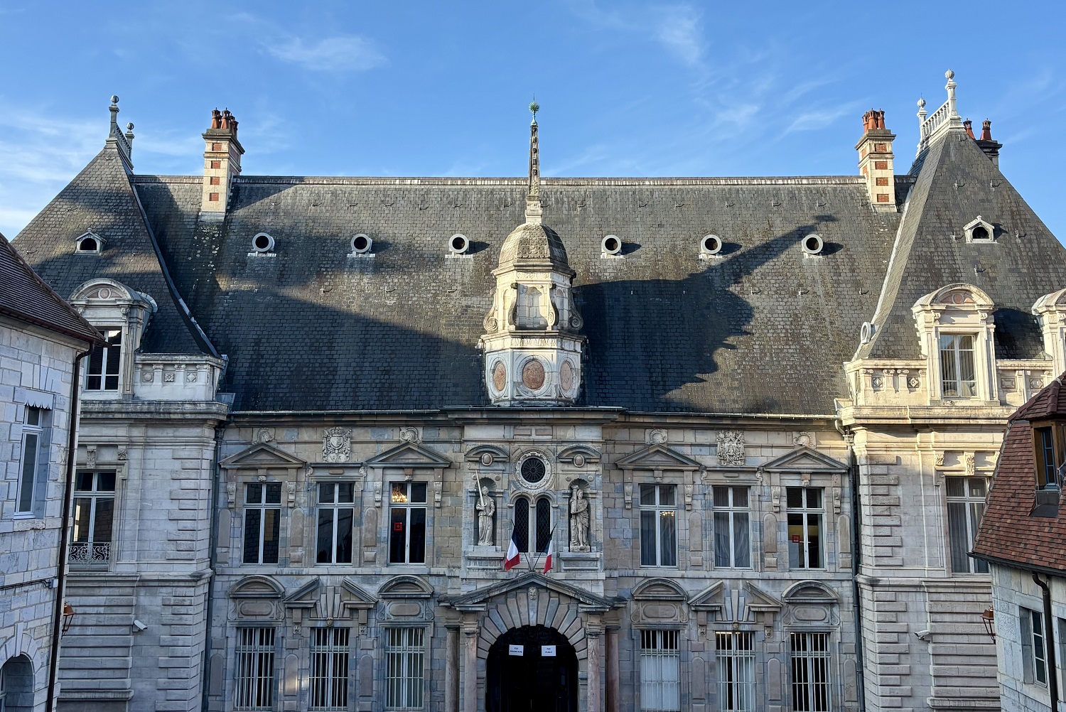 Entrée rue Hugues Sambin - Cour d'appel de Besançon
