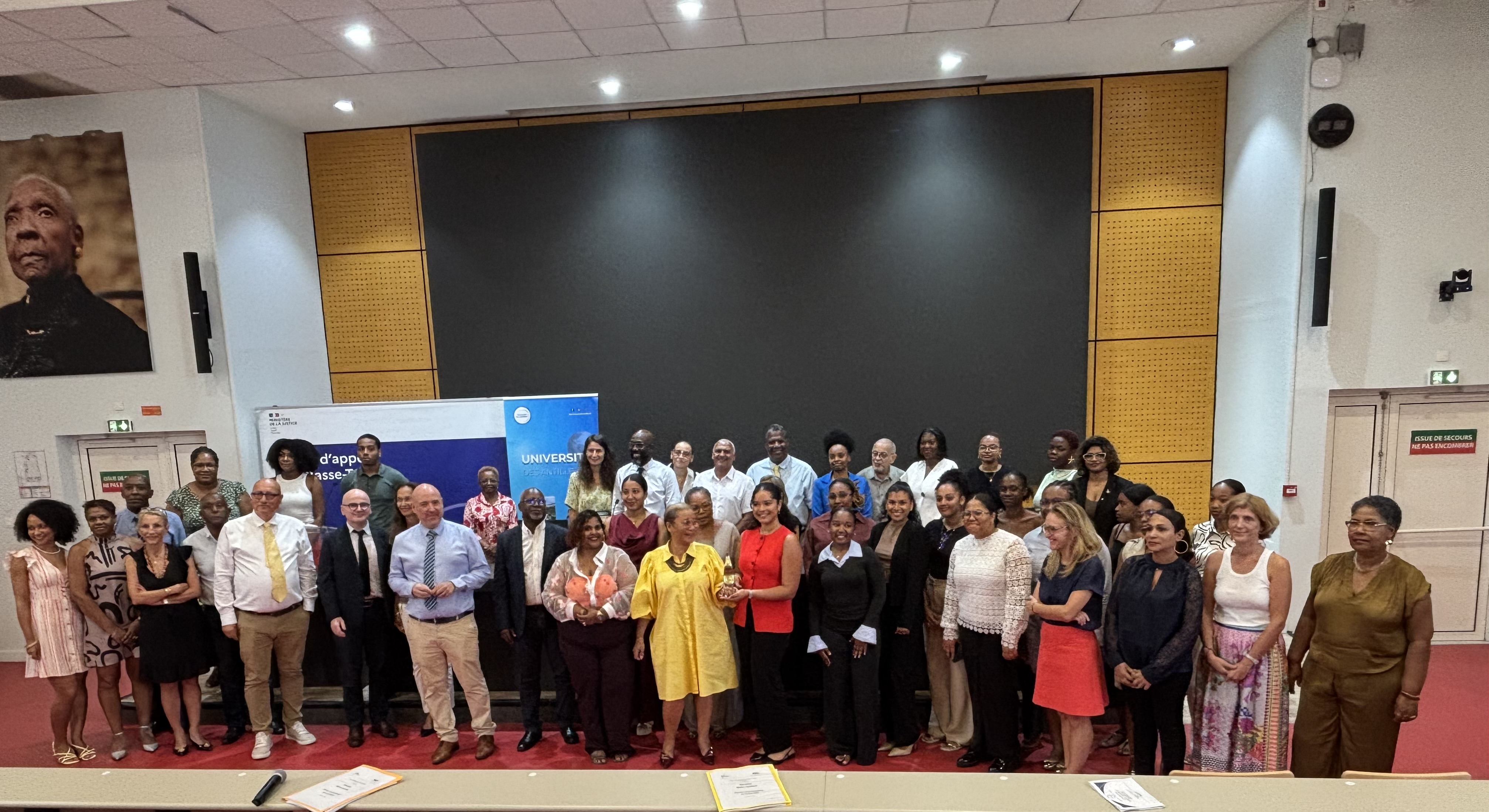Photo groupée Haute autorité judiciaire Guadeloupe et Université des Antilles
