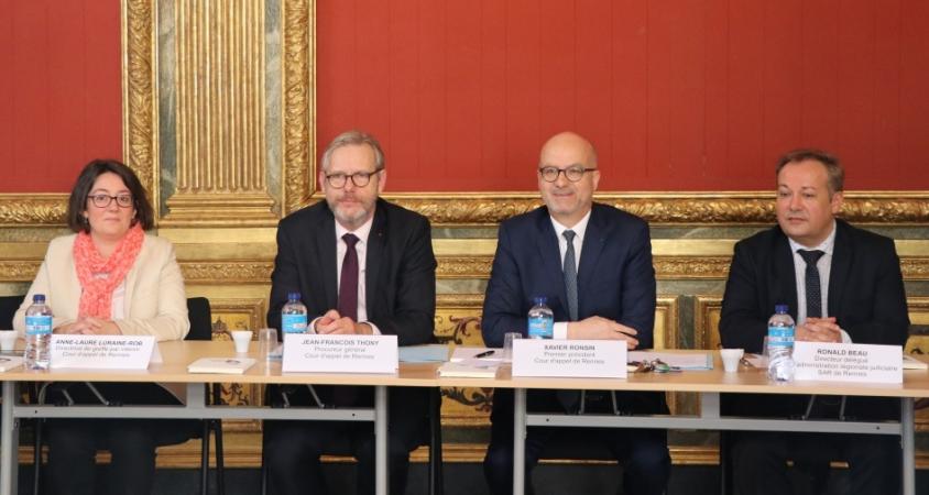 Les chefs de cour, la directrice de greffe par intérim, et le directeur délégué à l'administration régionale judiciaire