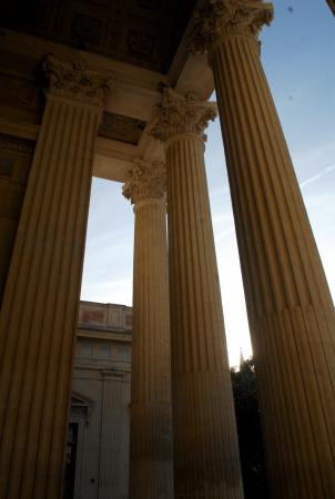 Colonnes du péristyle