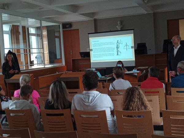 Présentation historique du palais et du fonctionnement de l'institution judiciaire