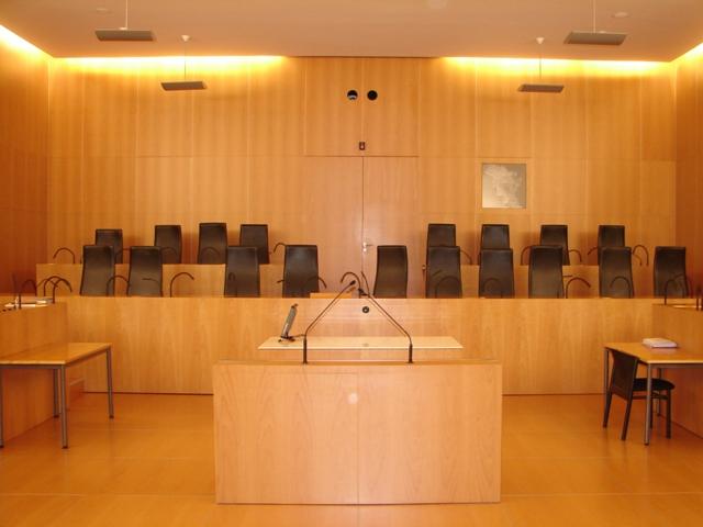 l'intérieur de la salle d'assise