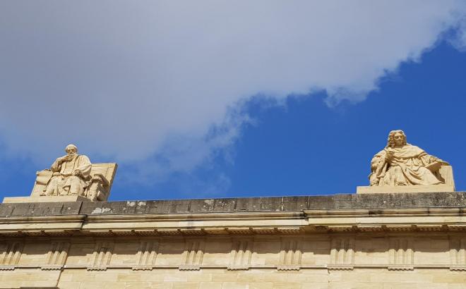 STATUES FACADE AILE GAUCHE