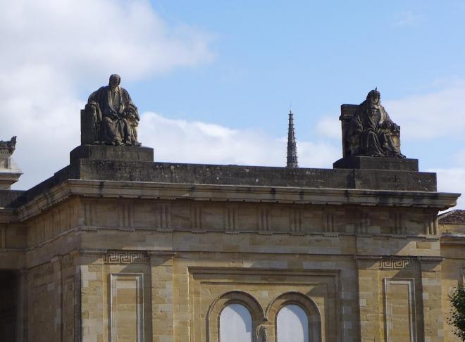 STATUES FACADE AILE DROITE