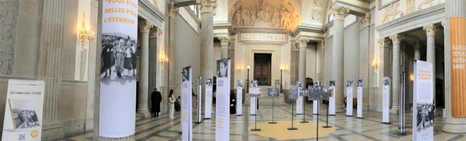 Exposition en salle des pas perdus