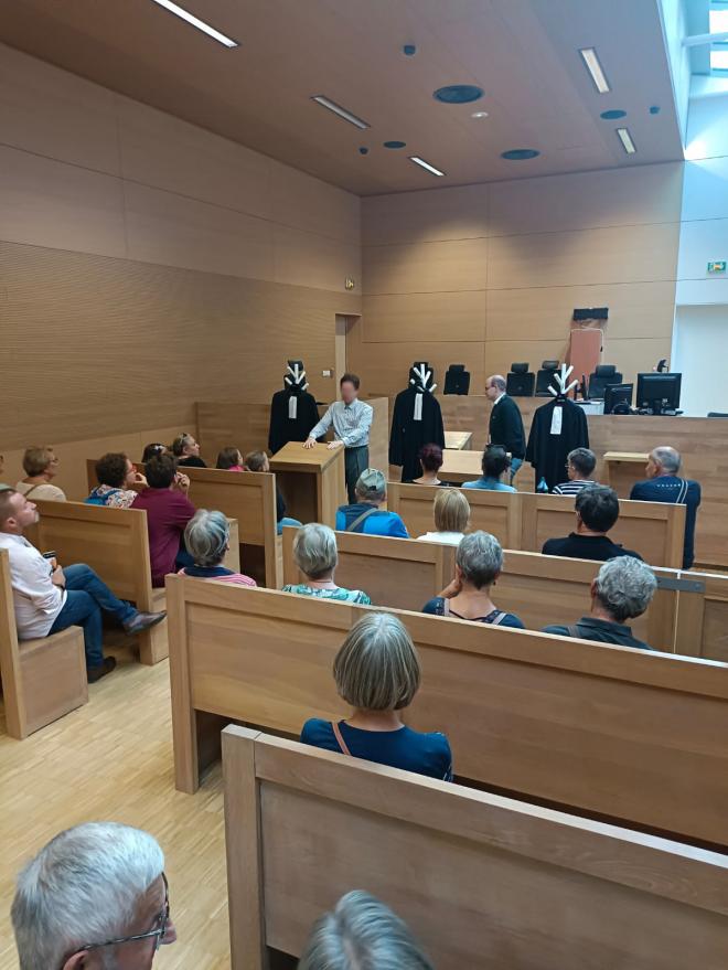 Présentation des costumes d'audience, lors de la visite commentée du palais de justice