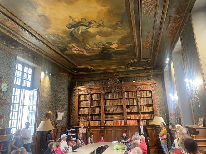 Visite commentée dans l’ancienne bibliothèque civile.