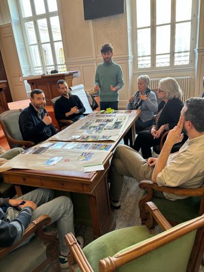 les participants sont à la recherche des actions à mener pour lutter obtenir un numérique plus responsable