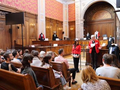 Découverte de la salle des assises