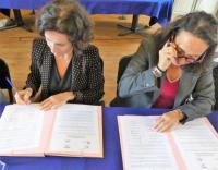 Signature de la charte par Madame JOLY-COZ, première présidente de la cour d'appel de Poitiers et Madame GORCE, première présidente de la cour d'appel de Bordeaux
